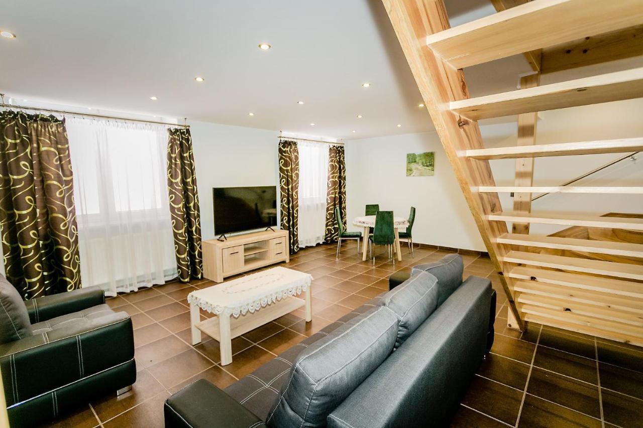 斯塔洛瓦沃拉Apartament Stalowa公寓 外观 照片
