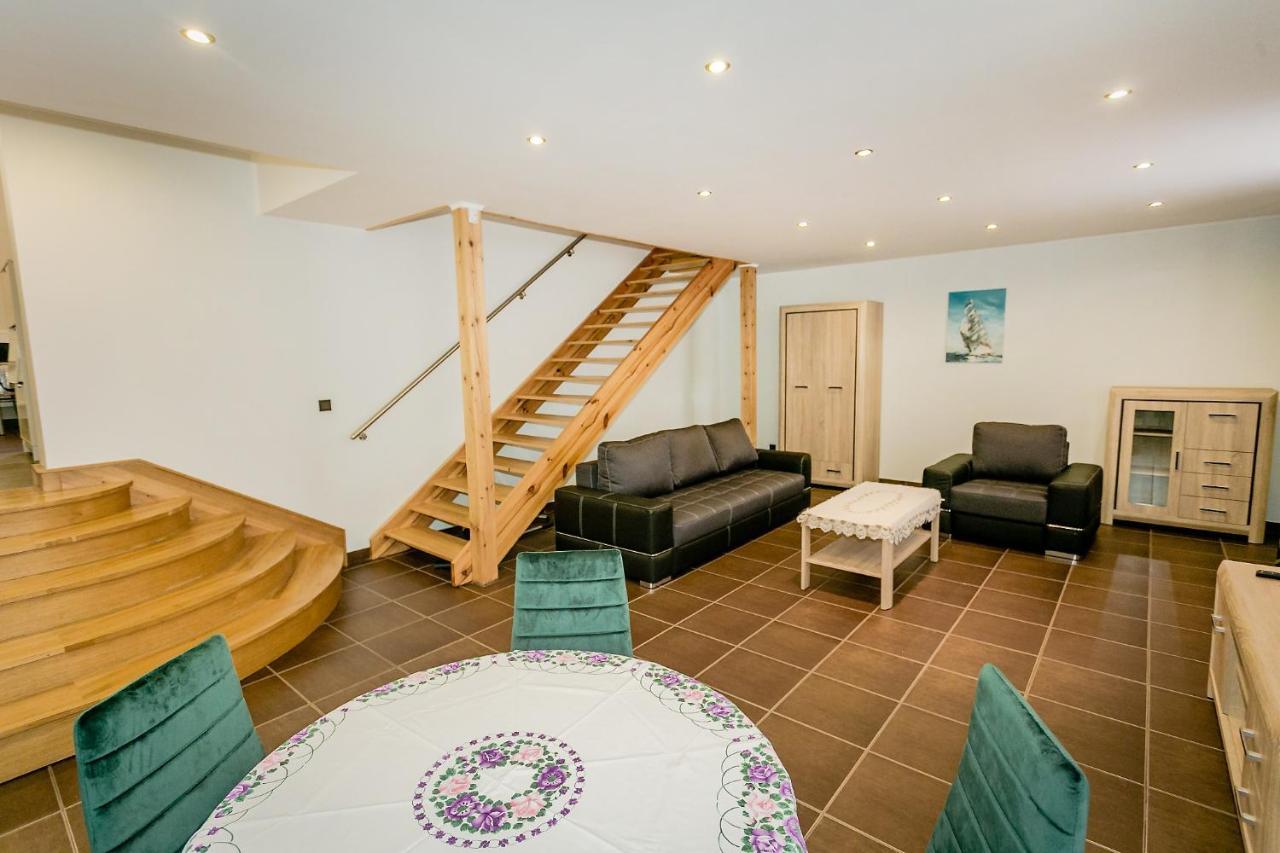 斯塔洛瓦沃拉Apartament Stalowa公寓 外观 照片